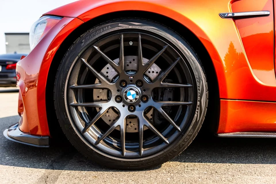 2011 BMW 1M - Image 10 of 20