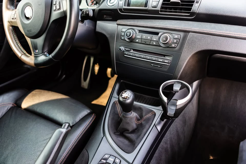 2011 BMW 1M - Image 16 of 20
