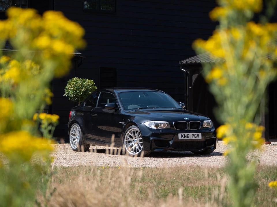 2011 BMW 1M - Image 17 of 30