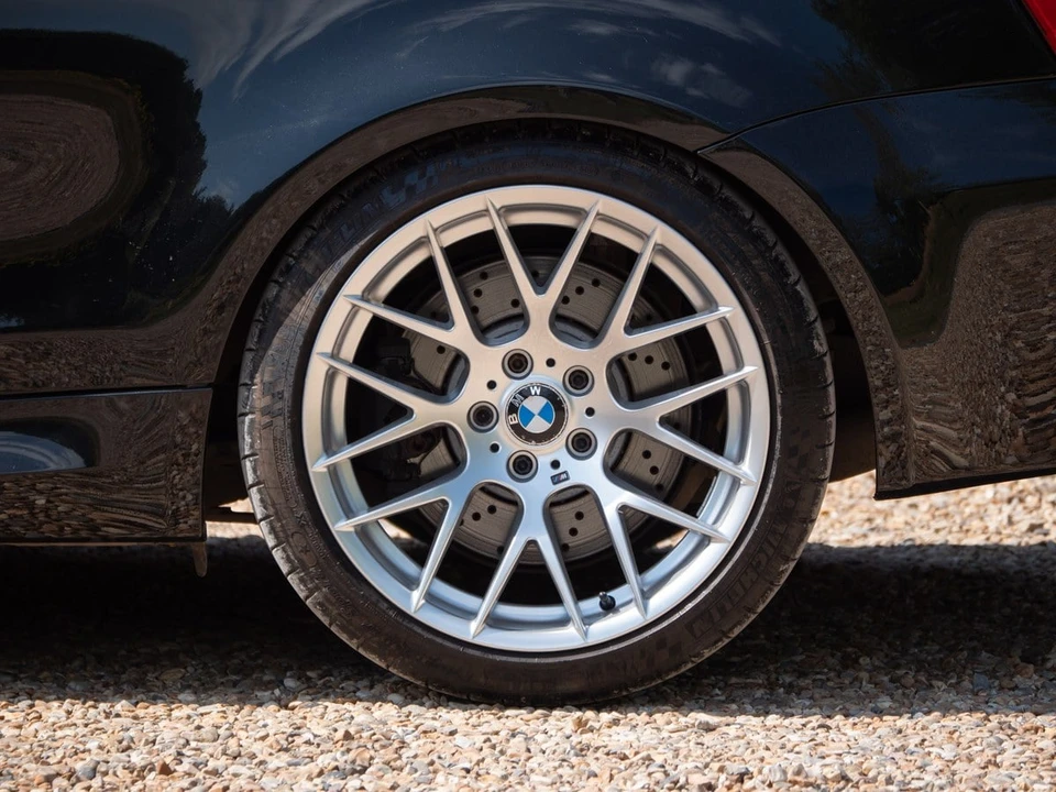 2011 BMW 1M - Image 11 of 30