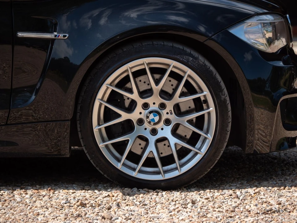 2011 BMW 1M - Image 12 of 30