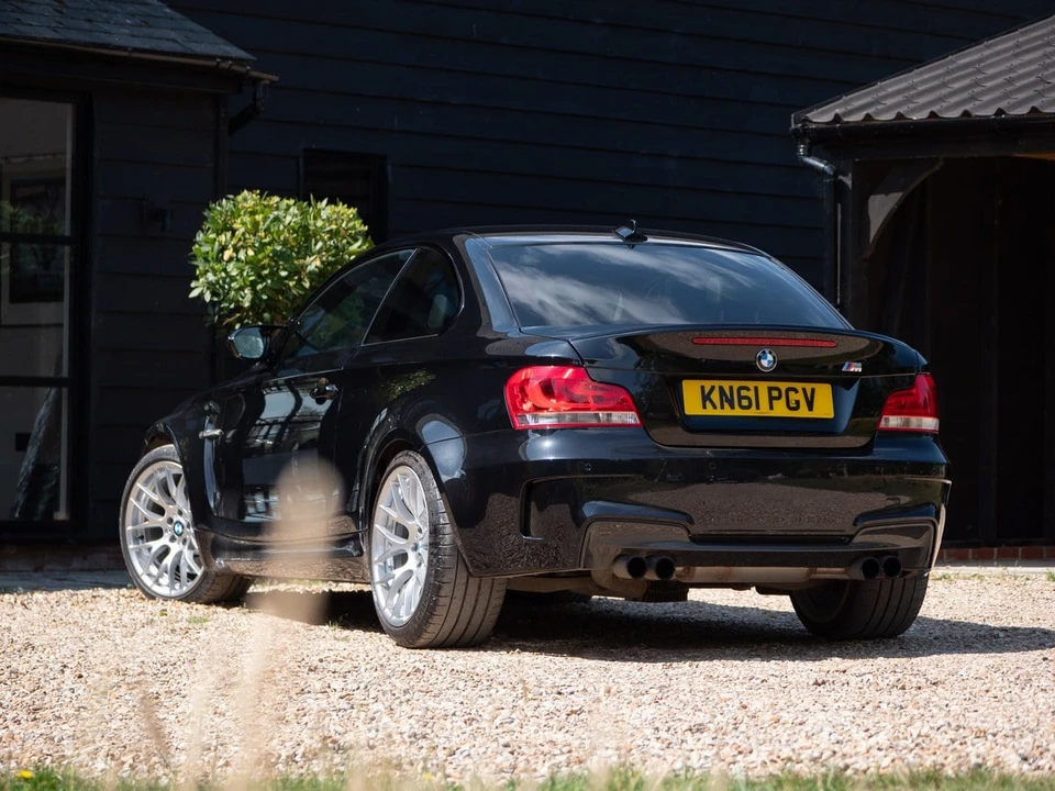 2011 BMW 1M - Image 19 of 30