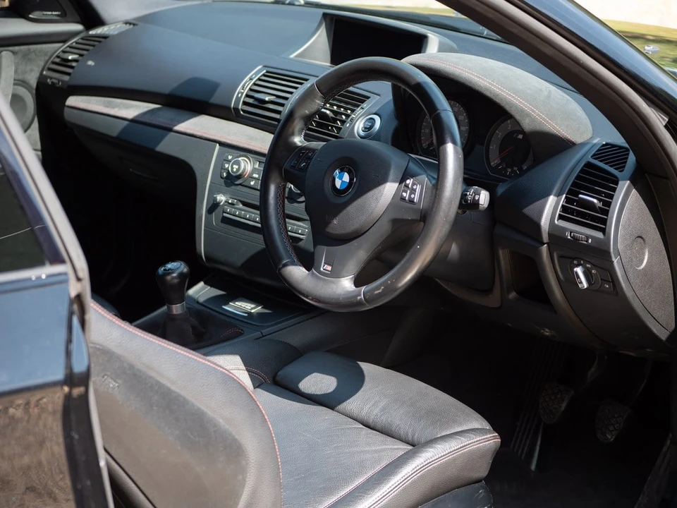 2011 BMW 1M - Image 14 of 30