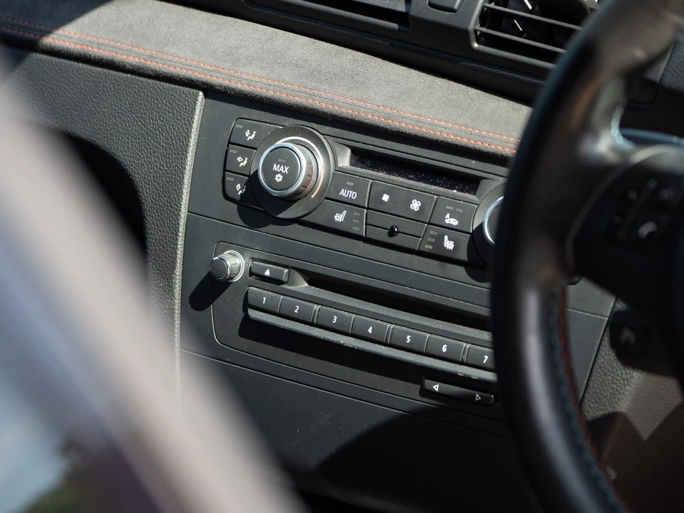 2011 BMW 1M - Image 30 of 30