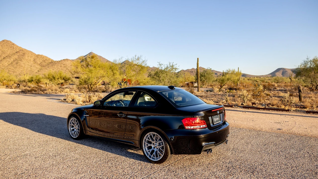 2011 BMW 1M - Image 22 of 31