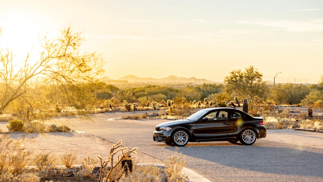 2011 BMW 1M - Image 14 of 31