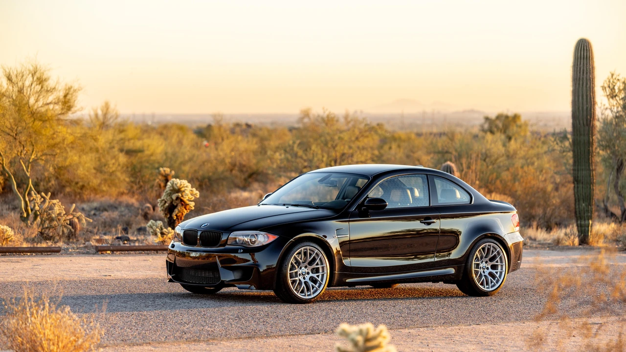 2011 BMW 1M - Image 13 of 31