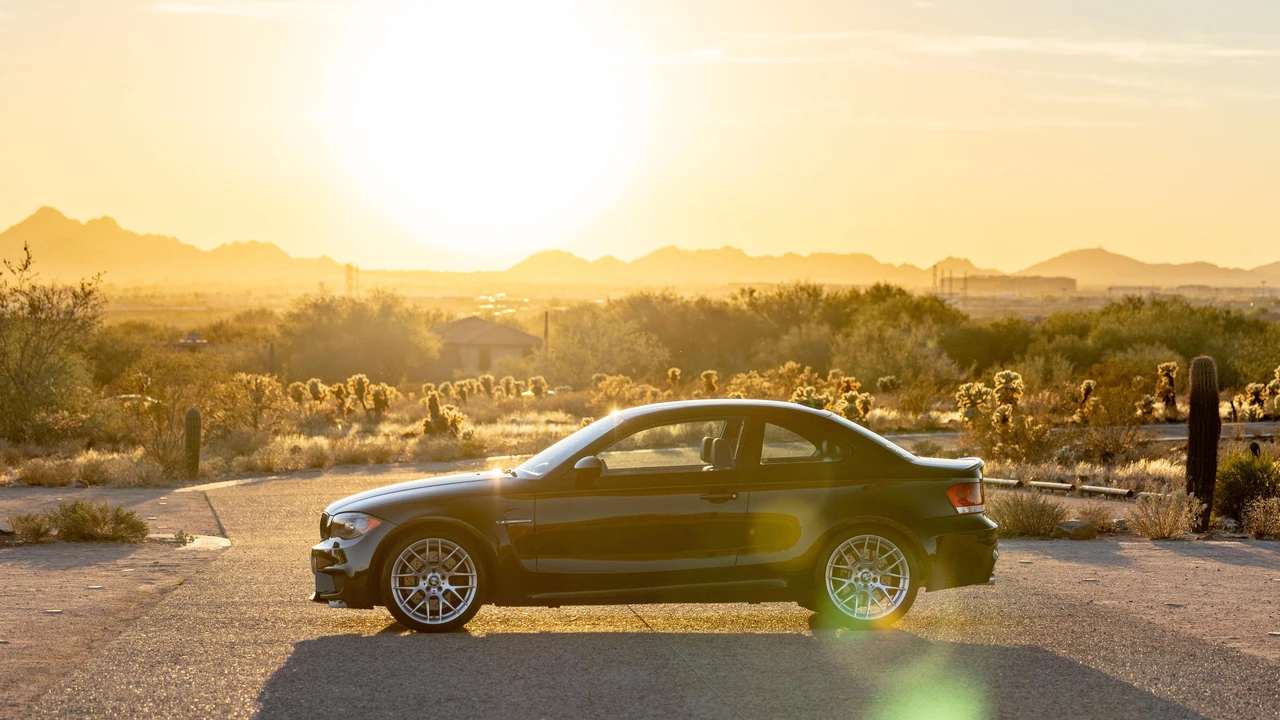 2011 BMW 1M - Image 19 of 31