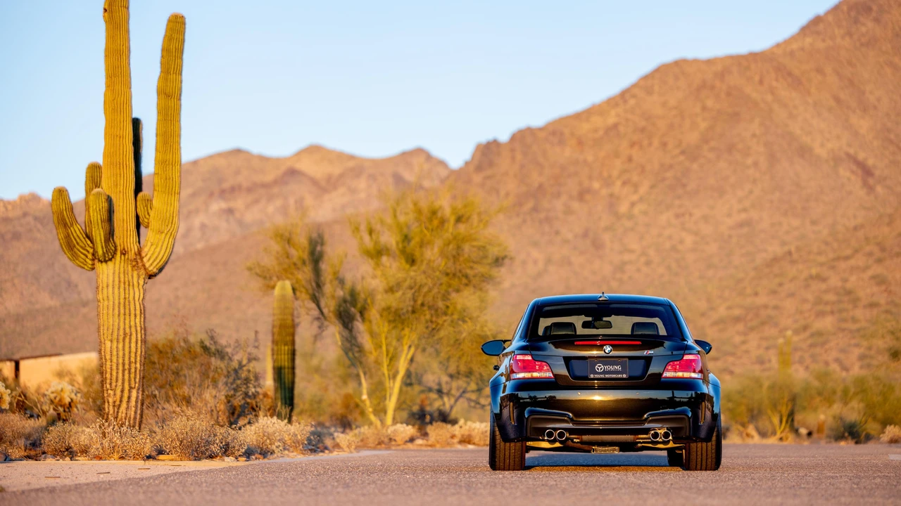 2011 BMW 1M - Image 26 of 31