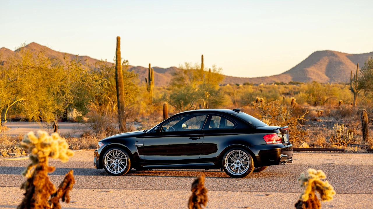 2011 BMW 1M - Image 20 of 31