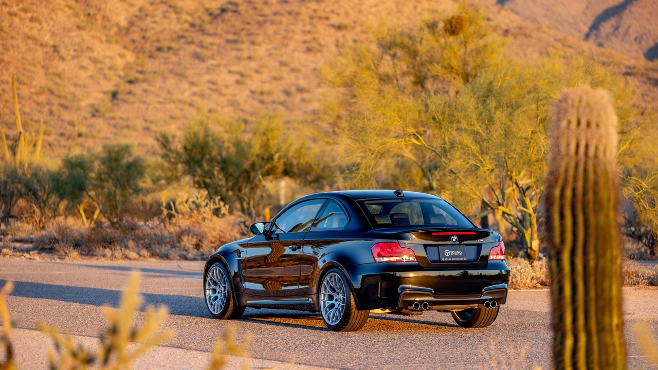2011 BMW 1M - Image 24 of 31