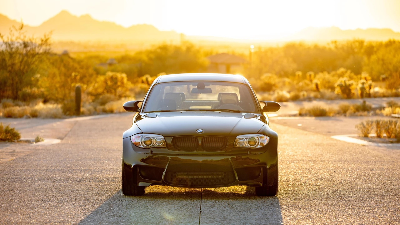 2011 BMW 1M - Image 7 of 31