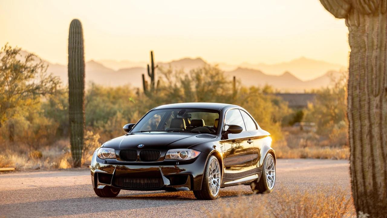 2011 BMW 1M - Image 10 of 31