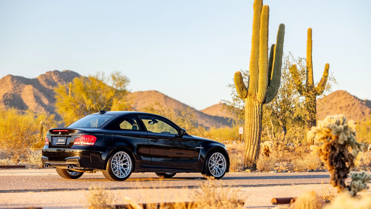 2011 BMW 1M - Image 29 of 31
