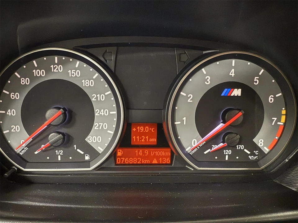 2011 BMW 1M - Image 18 of 24