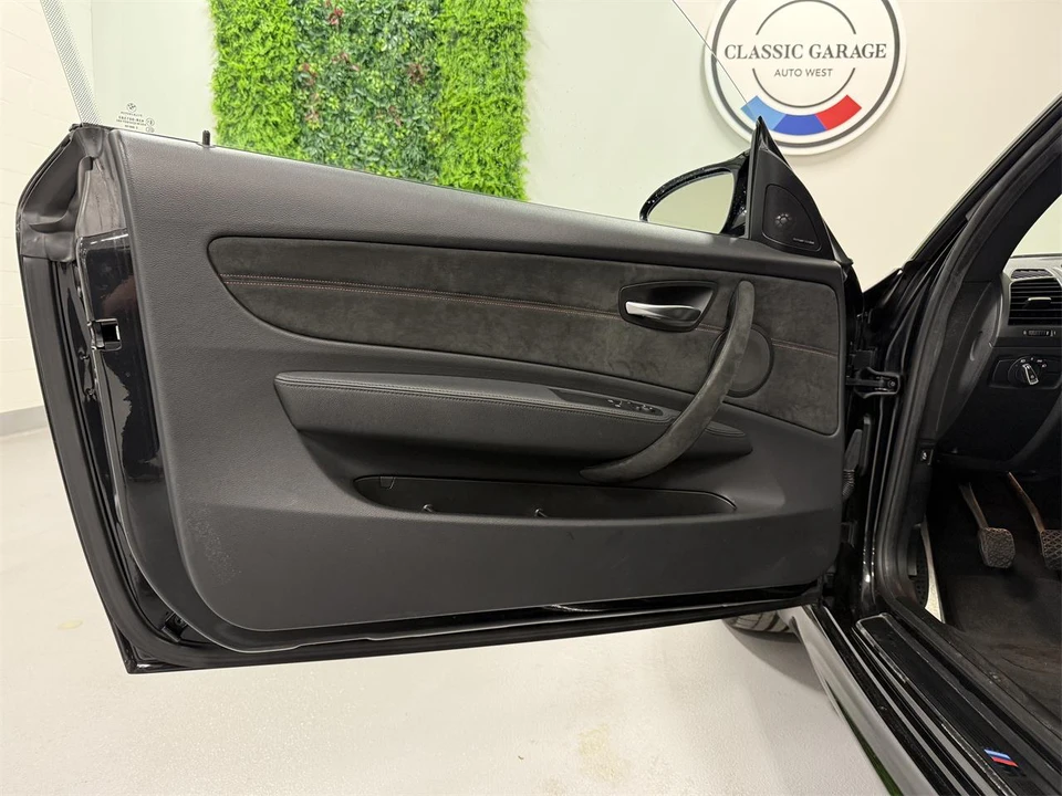 2011 BMW 1M - Image 16 of 24