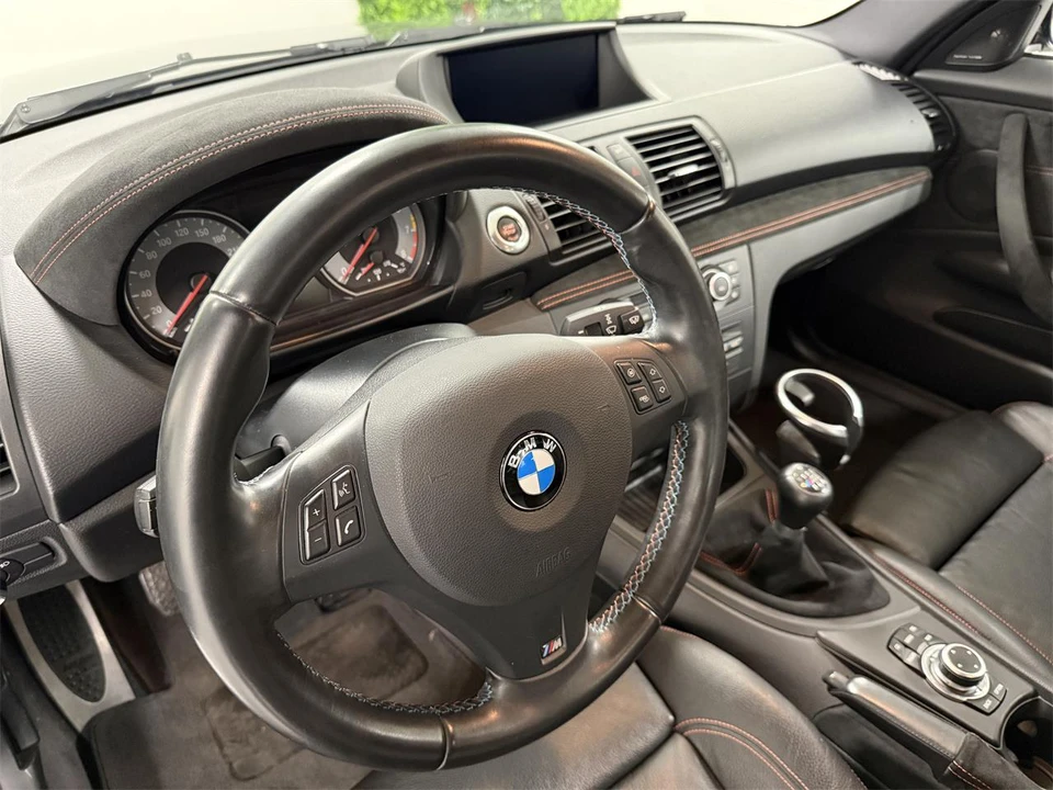 2011 BMW 1M - Image 19 of 24