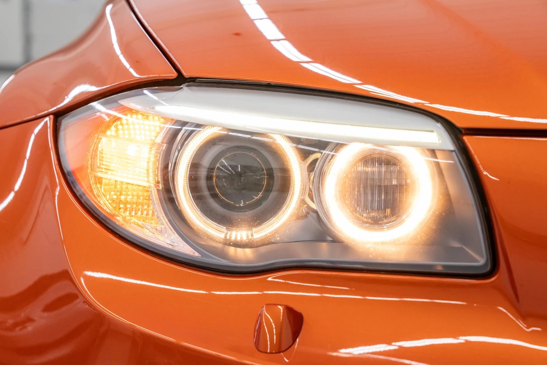 2011 BMW 1M - Image 11 of 31
