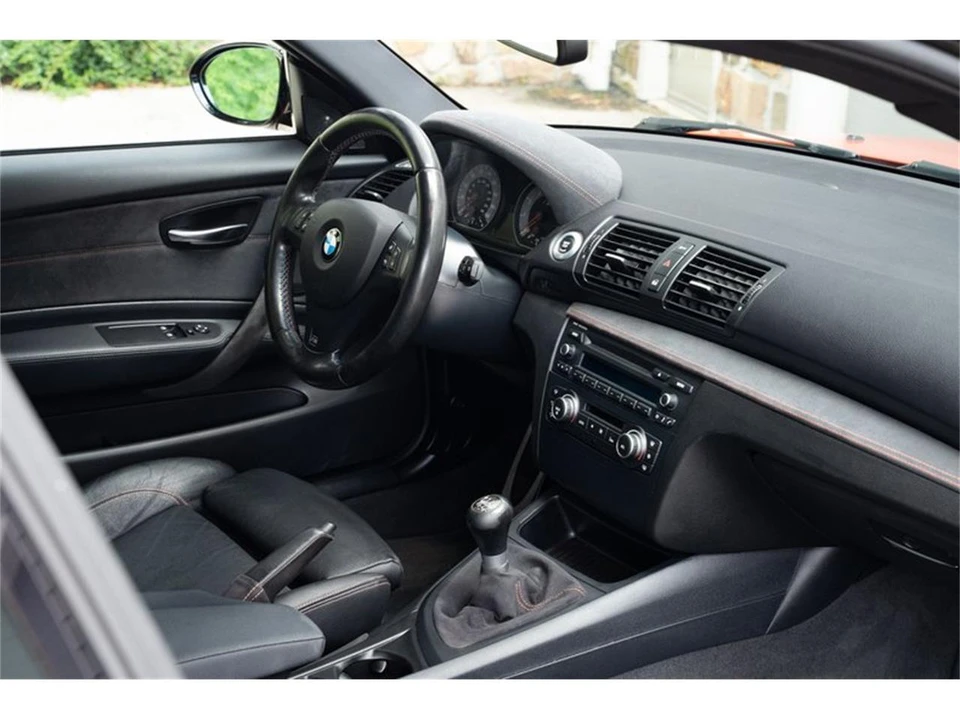 2011 BMW 1M - Image 29 of 31