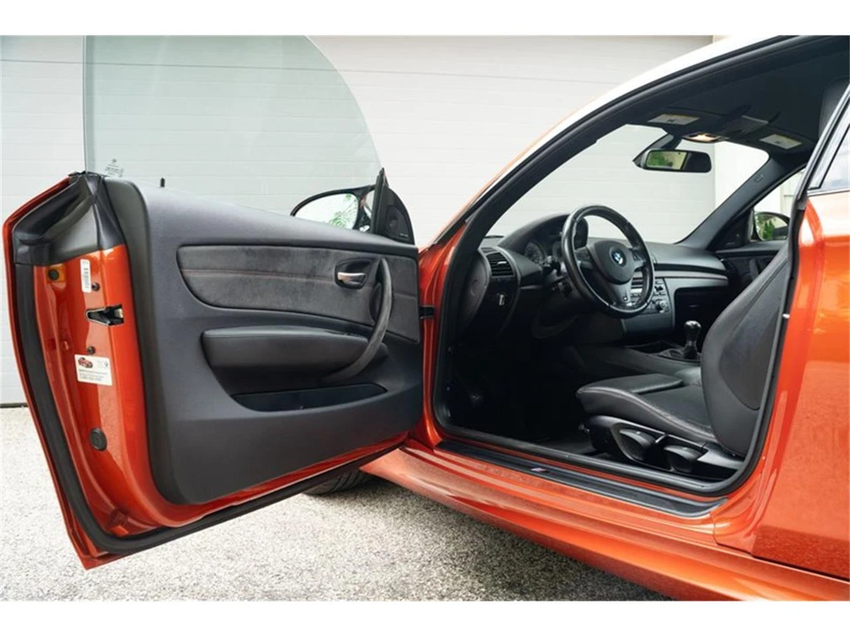 2011 BMW 1M - Image 26 of 31