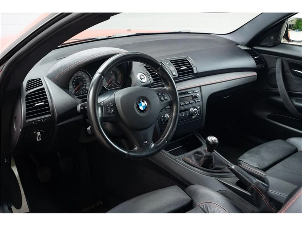 2011 BMW 1M - Image 28 of 31
