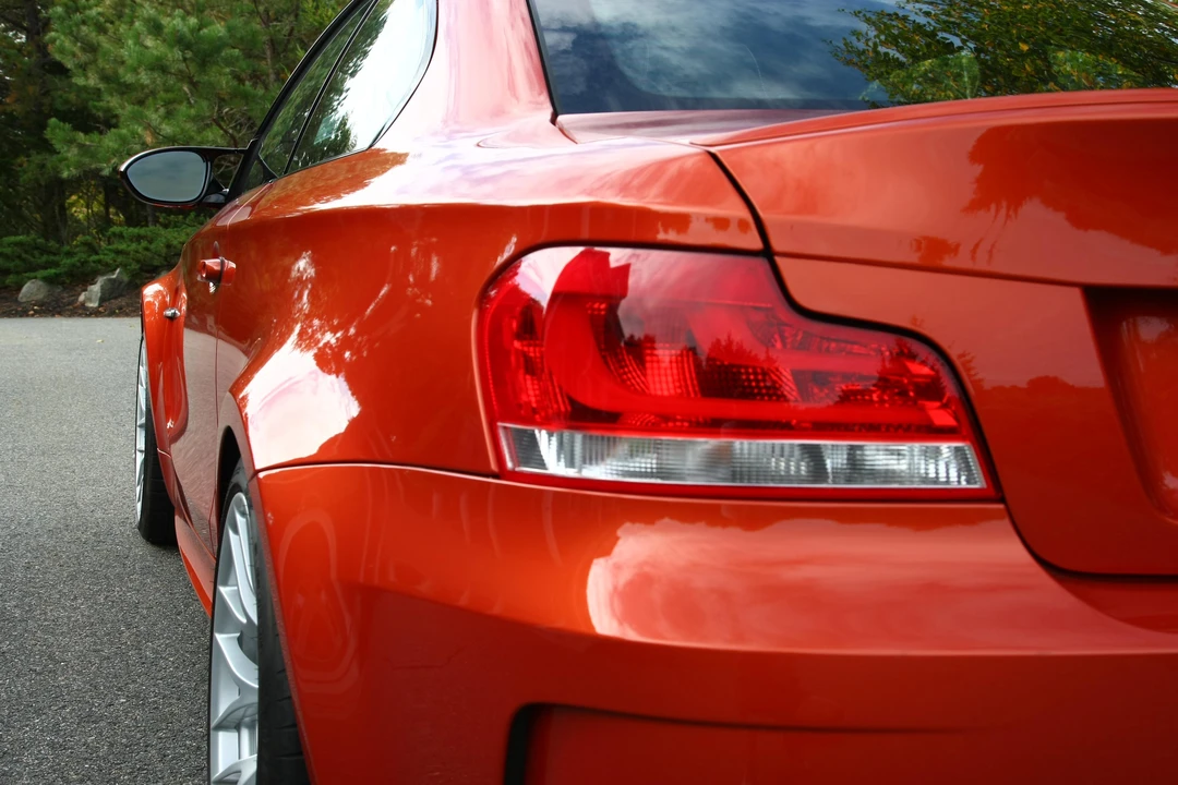 2011 BMW 1M - Image 23 of 31