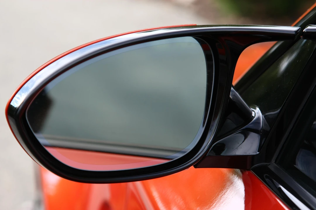 2011 BMW 1M - Image 19 of 31
