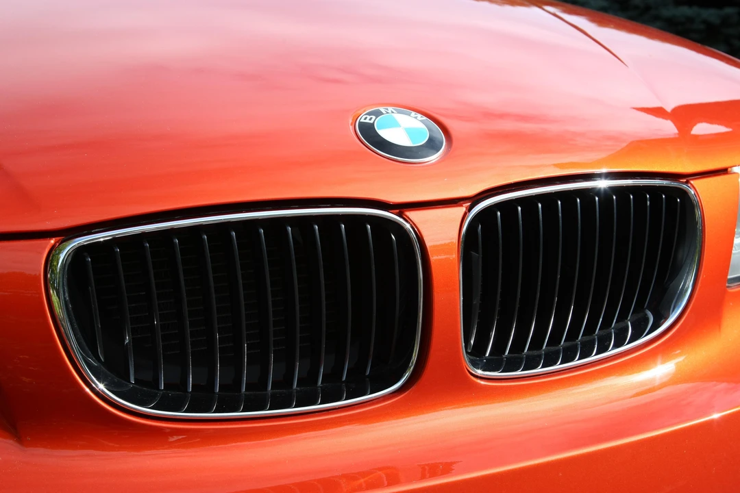 2011 BMW 1M - Image 14 of 31