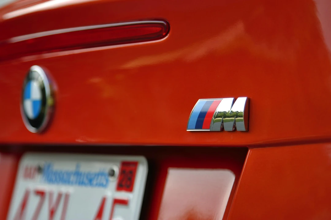 2011 BMW 1M - Image 27 of 31