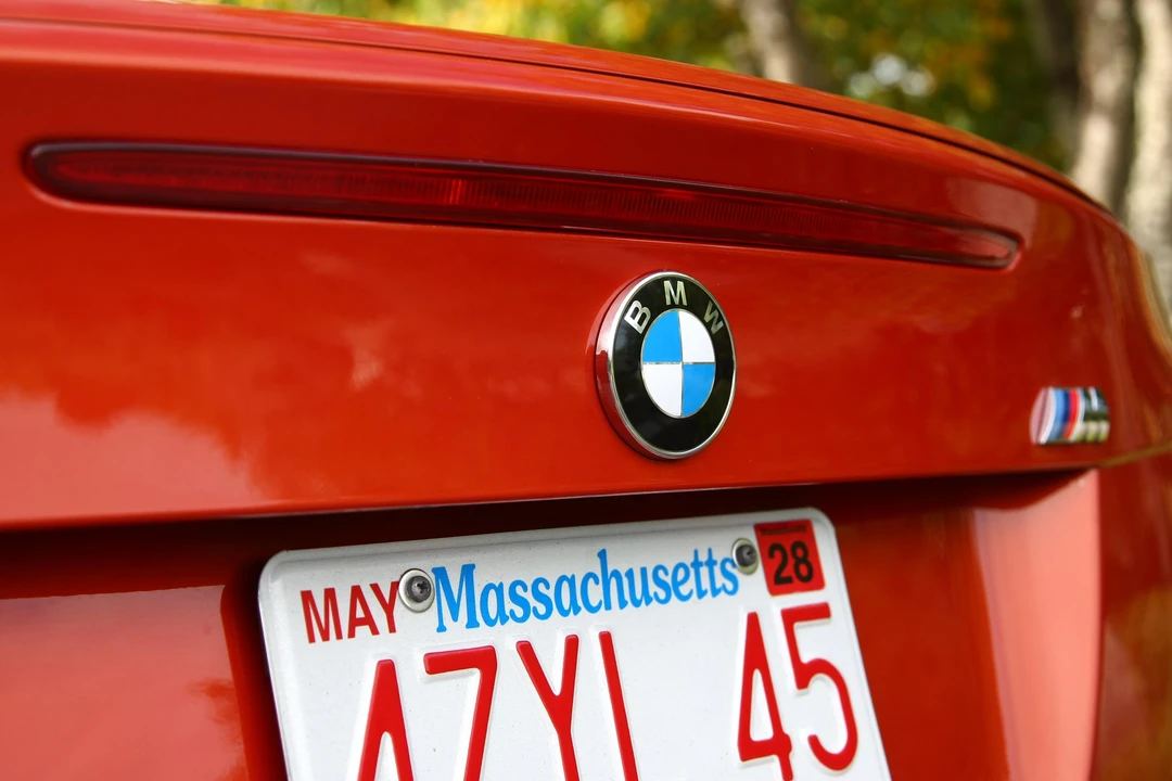 2011 BMW 1M - Image 24 of 31