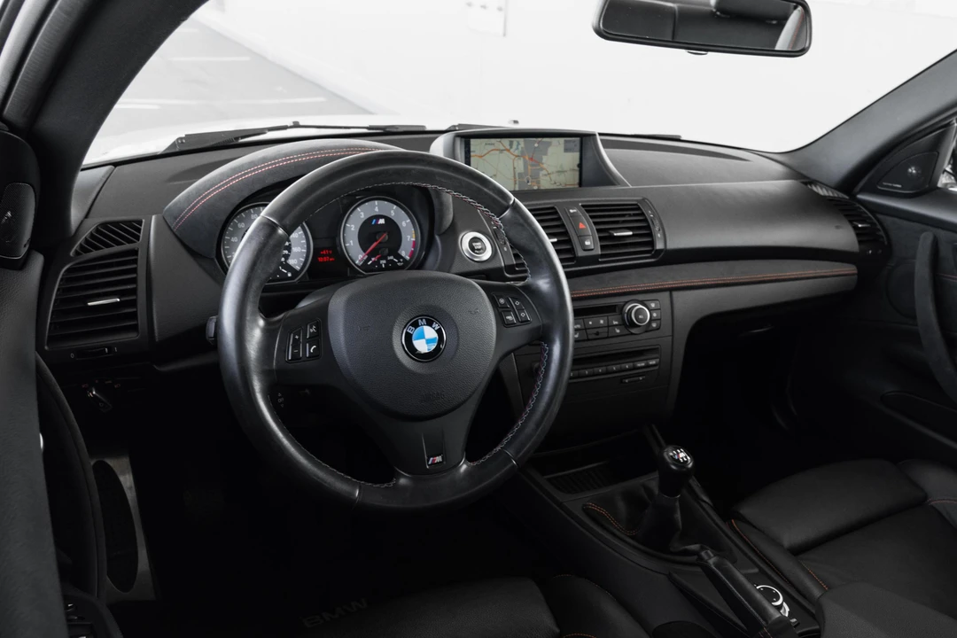2011 BMW 1M - Image 21 of 31