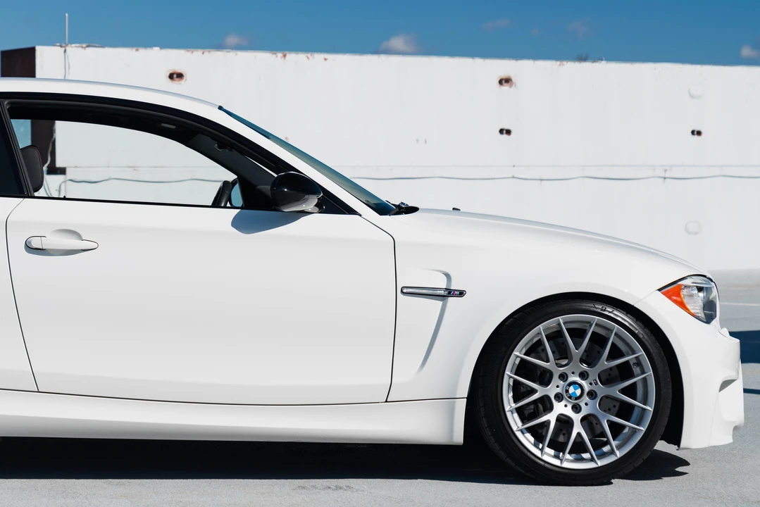 2011 BMW 1M - Image 16 of 31