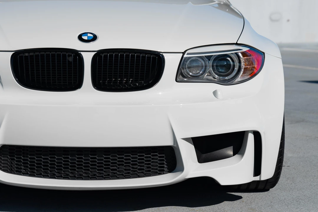 2011 BMW 1M - Image 10 of 31