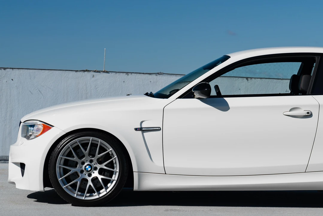 2011 BMW 1M - Image 11 of 31