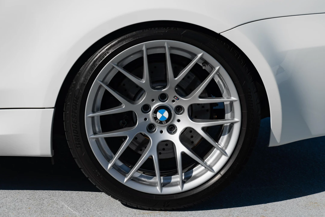 2011 BMW 1M - Image 19 of 31