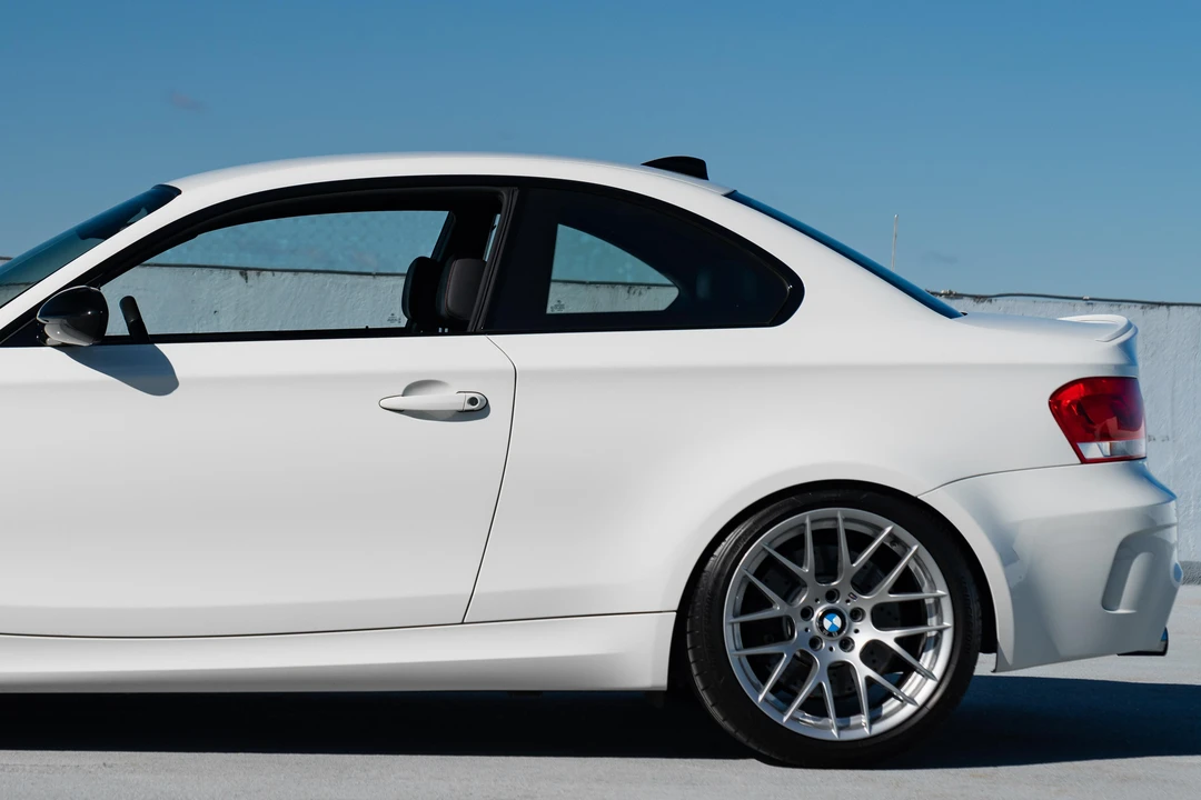 2011 BMW 1M - Image 12 of 31