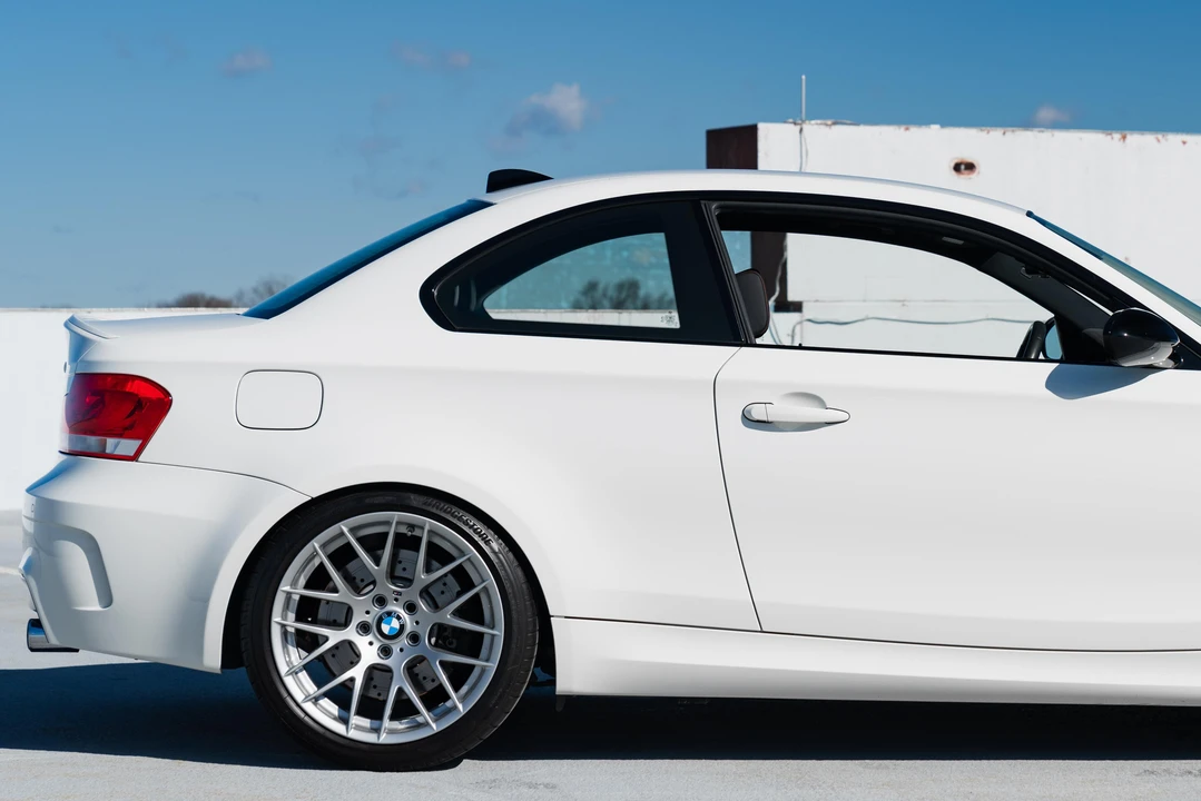 2011 BMW 1M - Image 15 of 31
