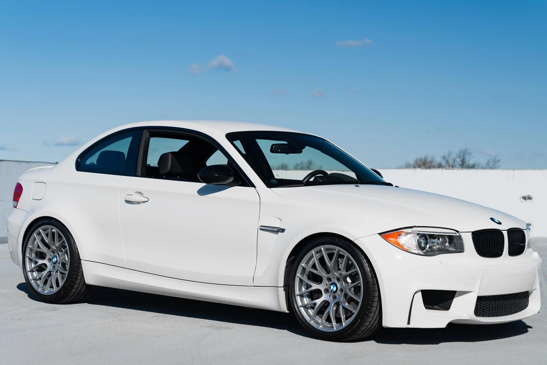 2011 BMW 1M - Image 8 of 31