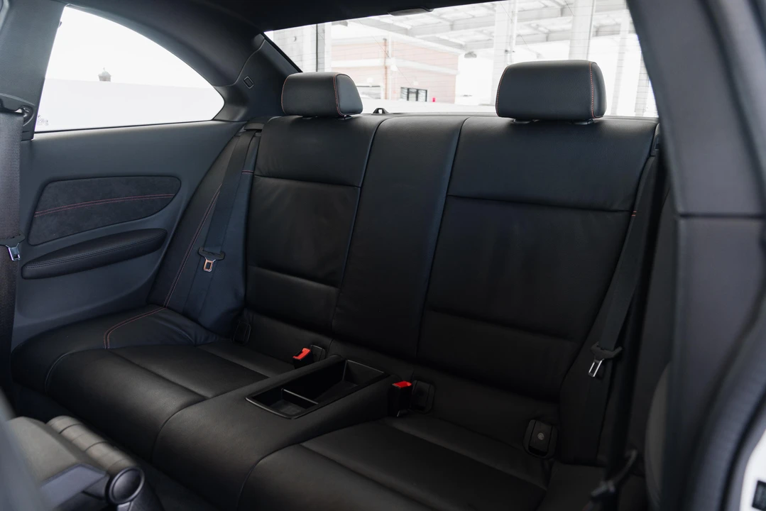 2011 BMW 1M - Image 28 of 31