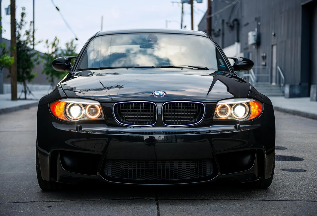 2011 BMW 1M - Image 7 of 31