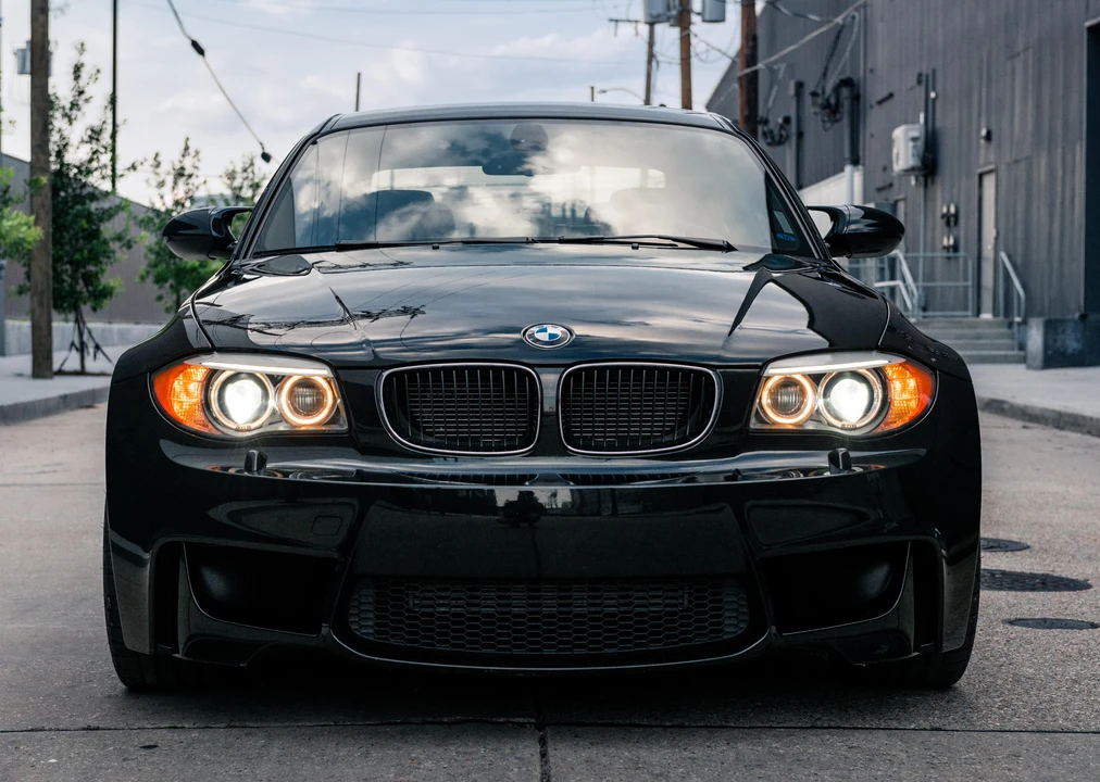 2011 BMW 1M - Image 8 of 31