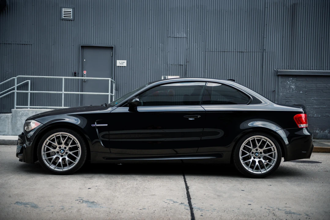 2011 BMW 1M - Image 15 of 31