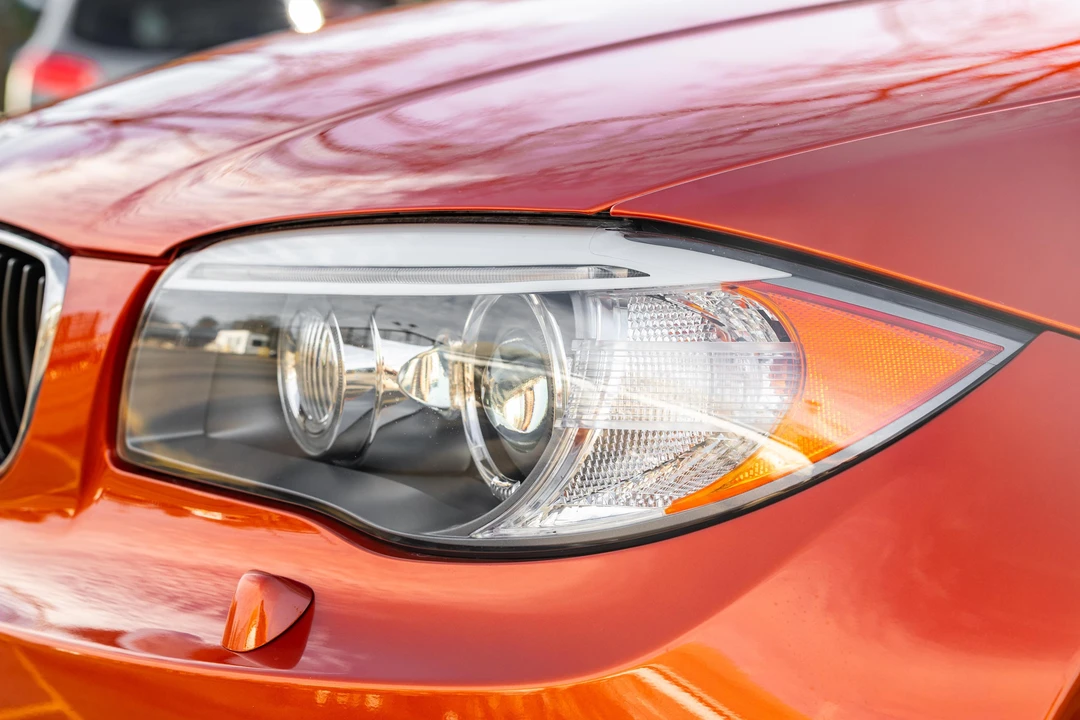 2011 BMW 1M - Image 14 of 31