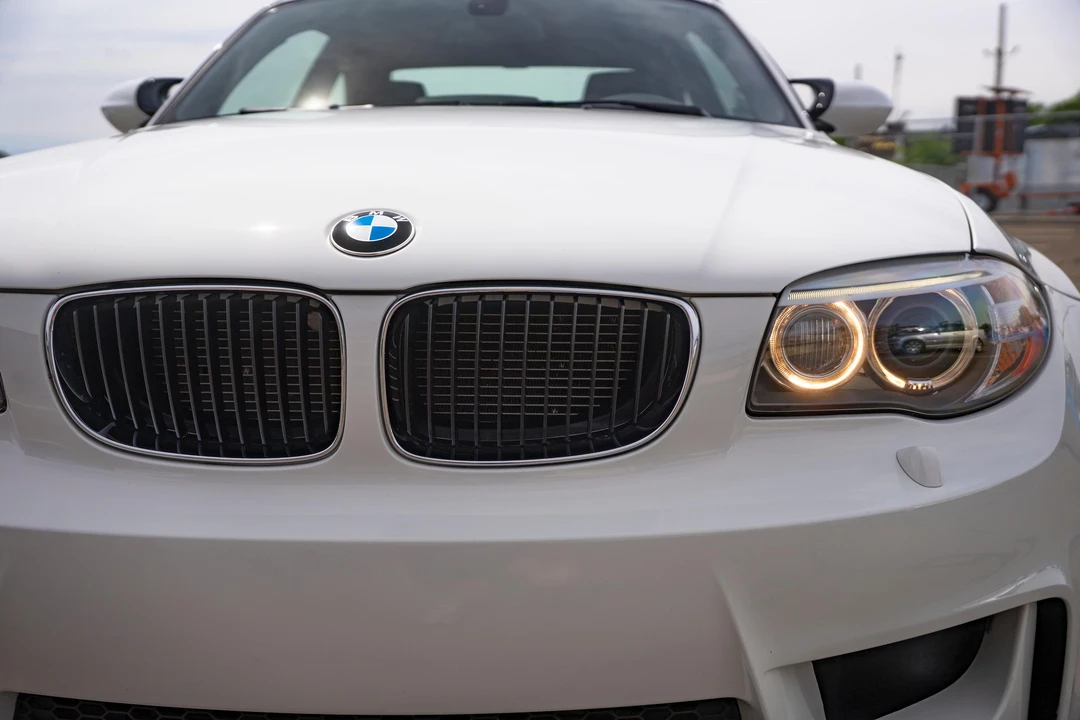 2011 BMW 1M - Image 19 of 31