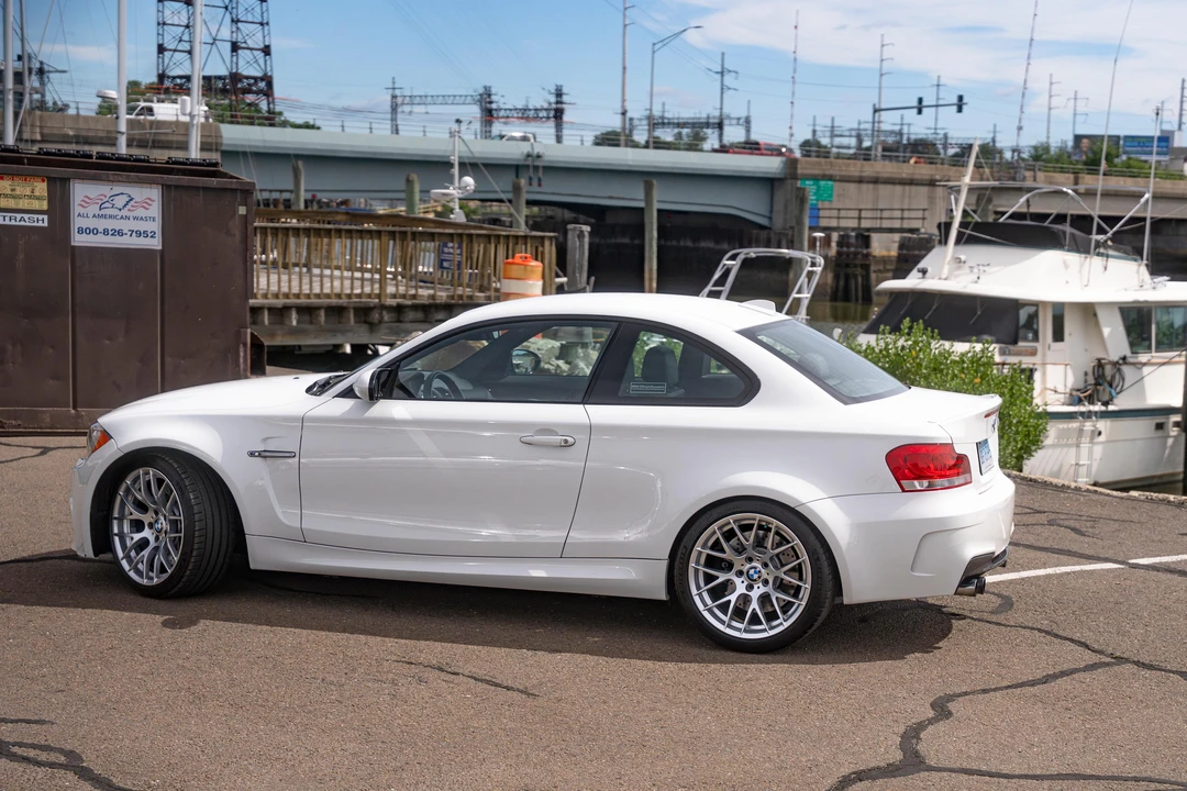 2011 BMW 1M - Image 11 of 31