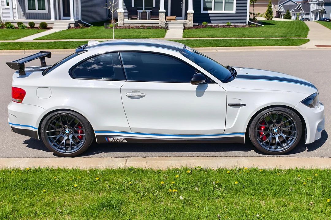 2011 BMW 1M - Image 4 of 31