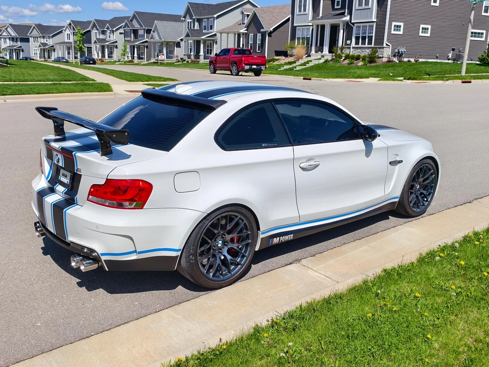 2011 BMW 1M - Image 9 of 31