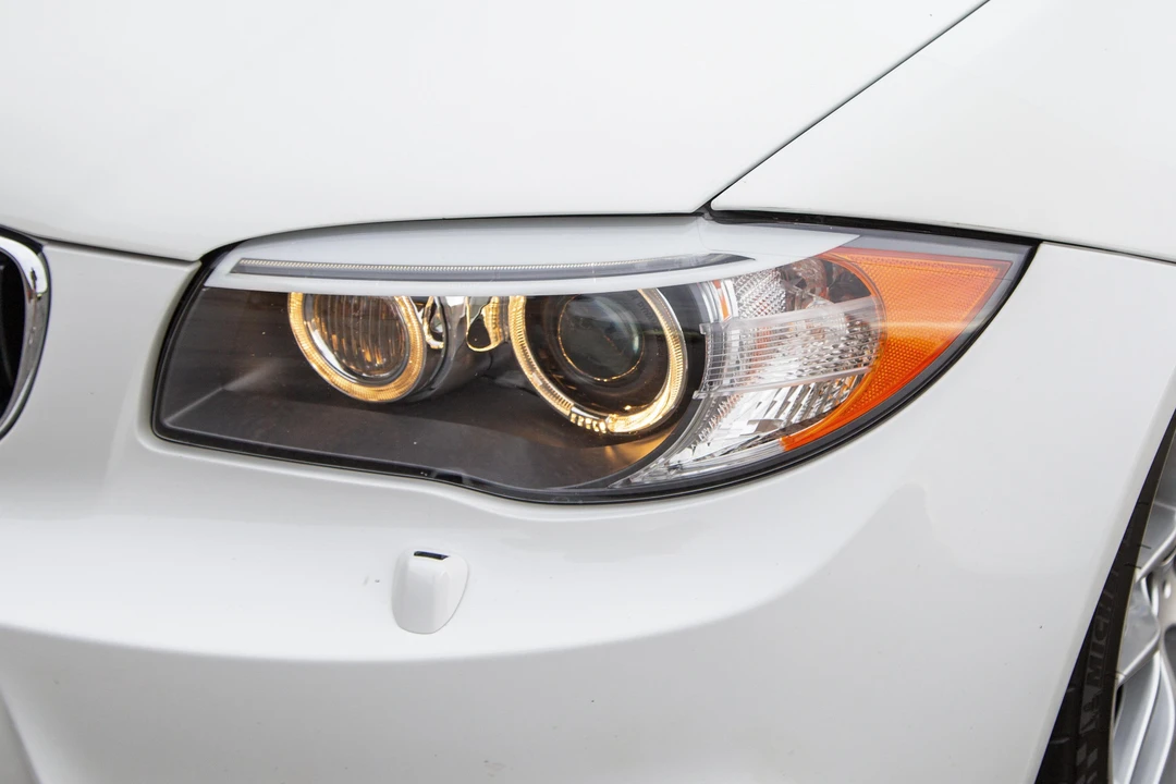 2011 BMW 1M - Image 11 of 31