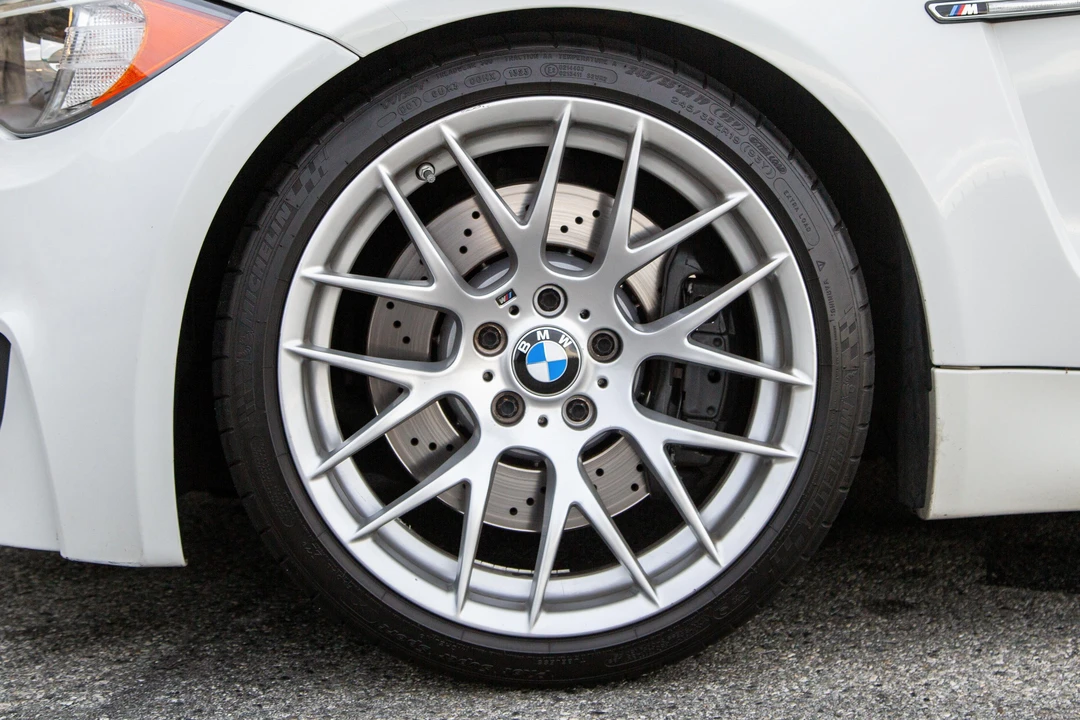 2011 BMW 1M - Image 20 of 31