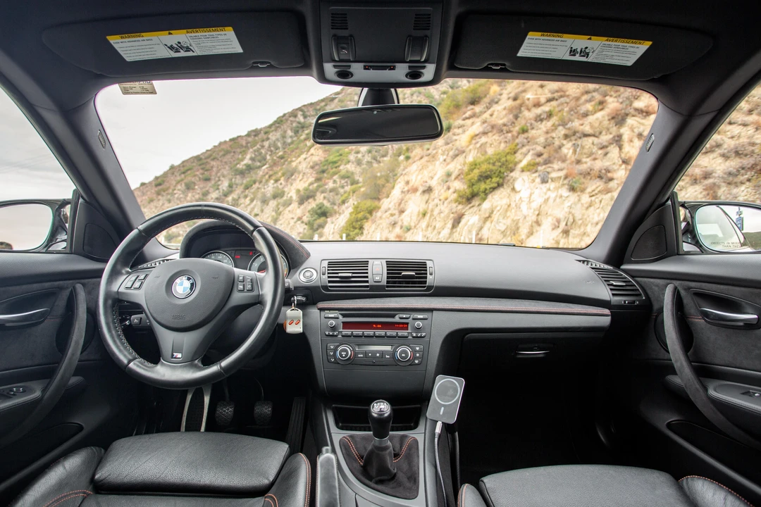 2011 BMW 1M - Image 24 of 31